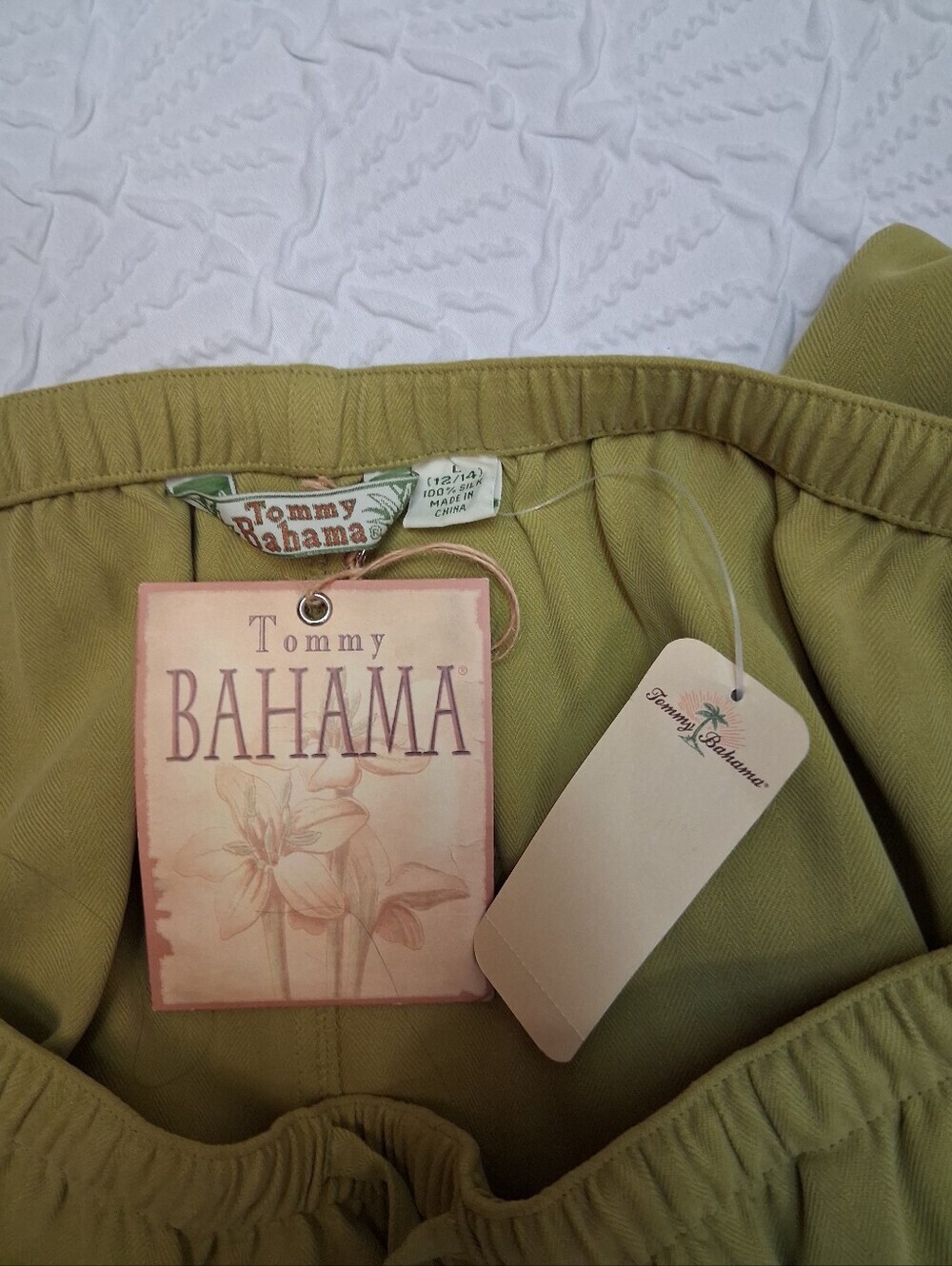 Tommy Bahama Olive Drawstring Cropped Capri Pants - Picture 12 of 17